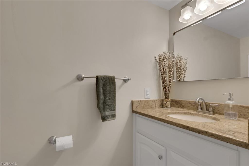 4611 S Landings Dr Property Photo 5