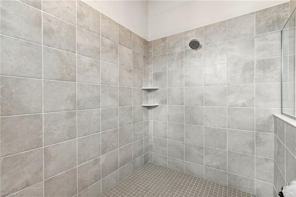 25148 Redwood Ct Property Photo 23