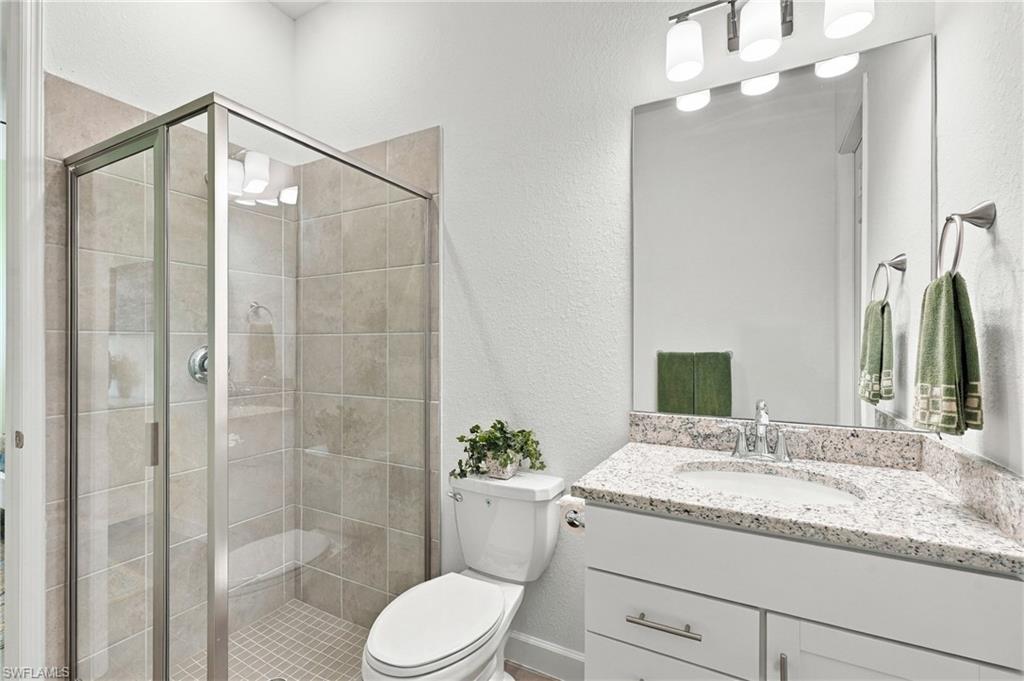 25148 Redwood Ct Property Photo 28