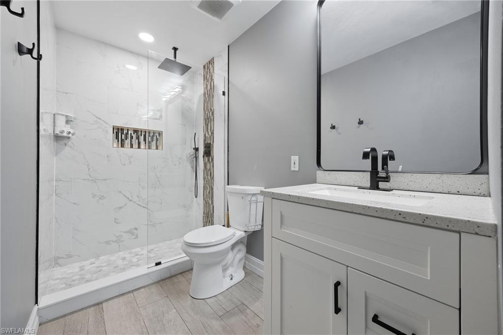 115 N Oak St Property Photo 15