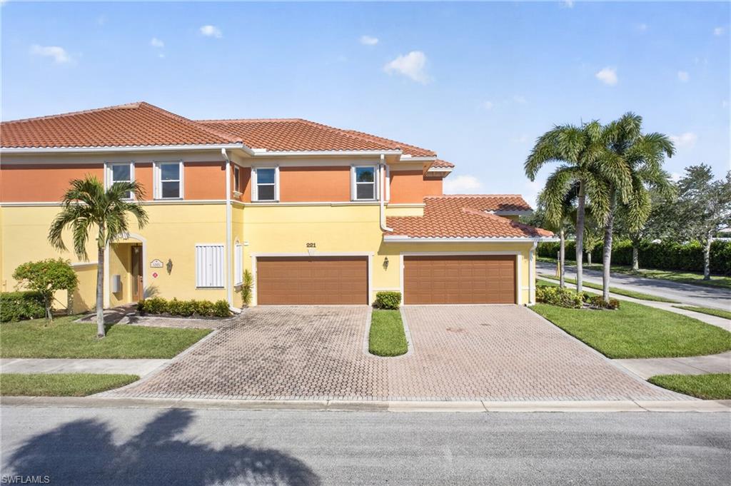221 Shadroe Cove Cir 1303 Property Photo 4