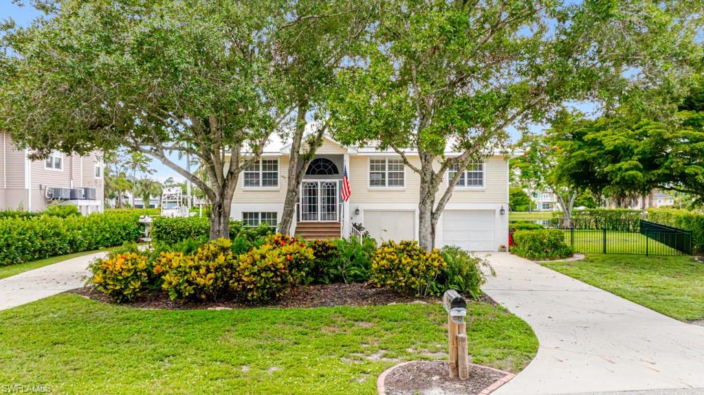 18110 Parkridge Ct Property Photo 2