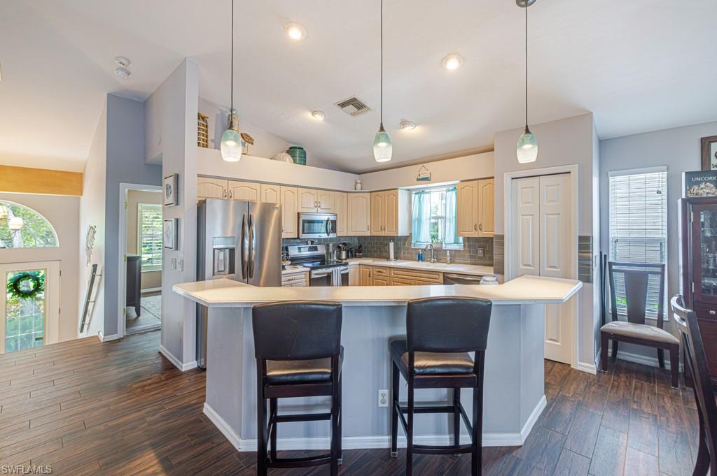 18110 Parkridge Ct Property Photo 4
