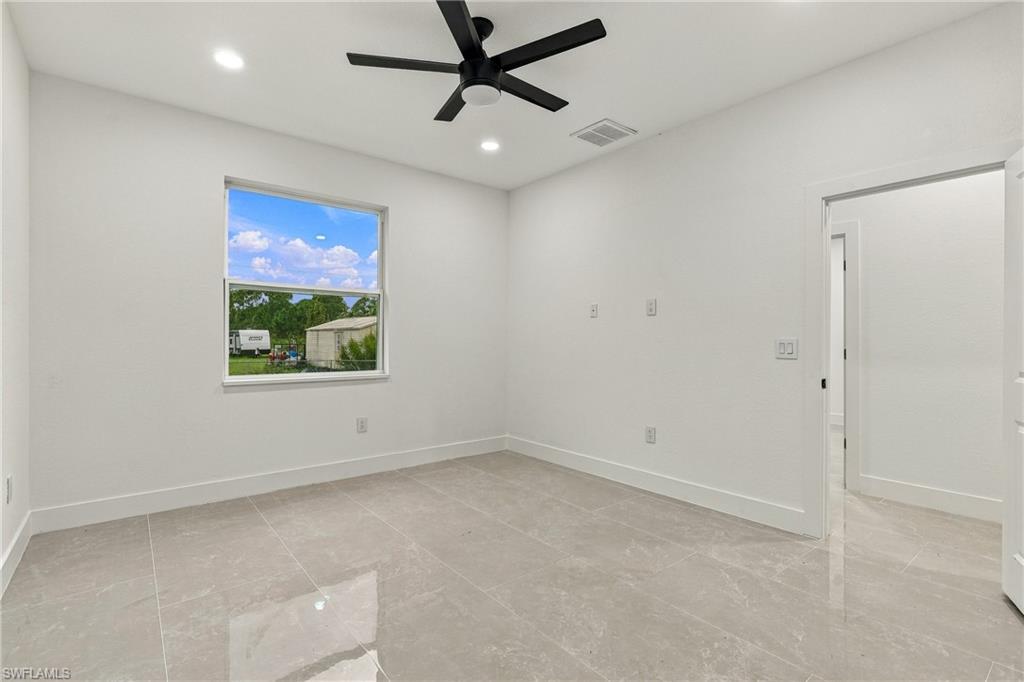 3011 54th St W Property Photo 22