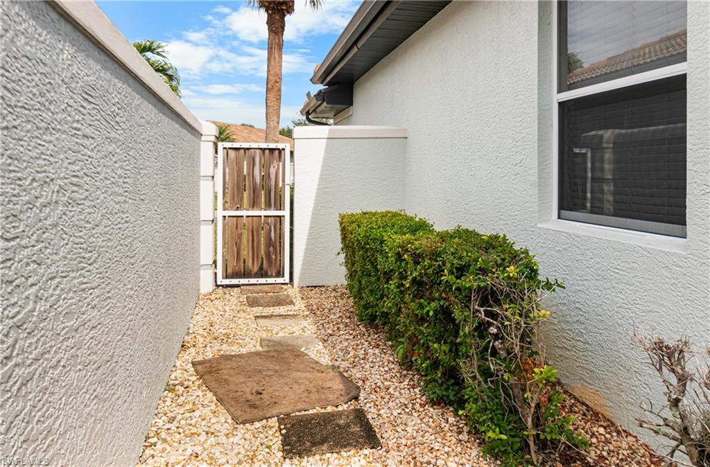 10663 Avila Cir Property Photo 35