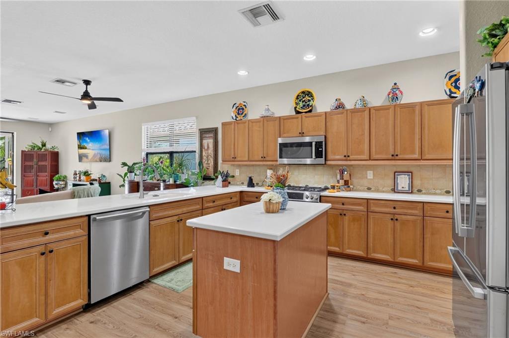 12148 Country Day Cir Property Photo 7