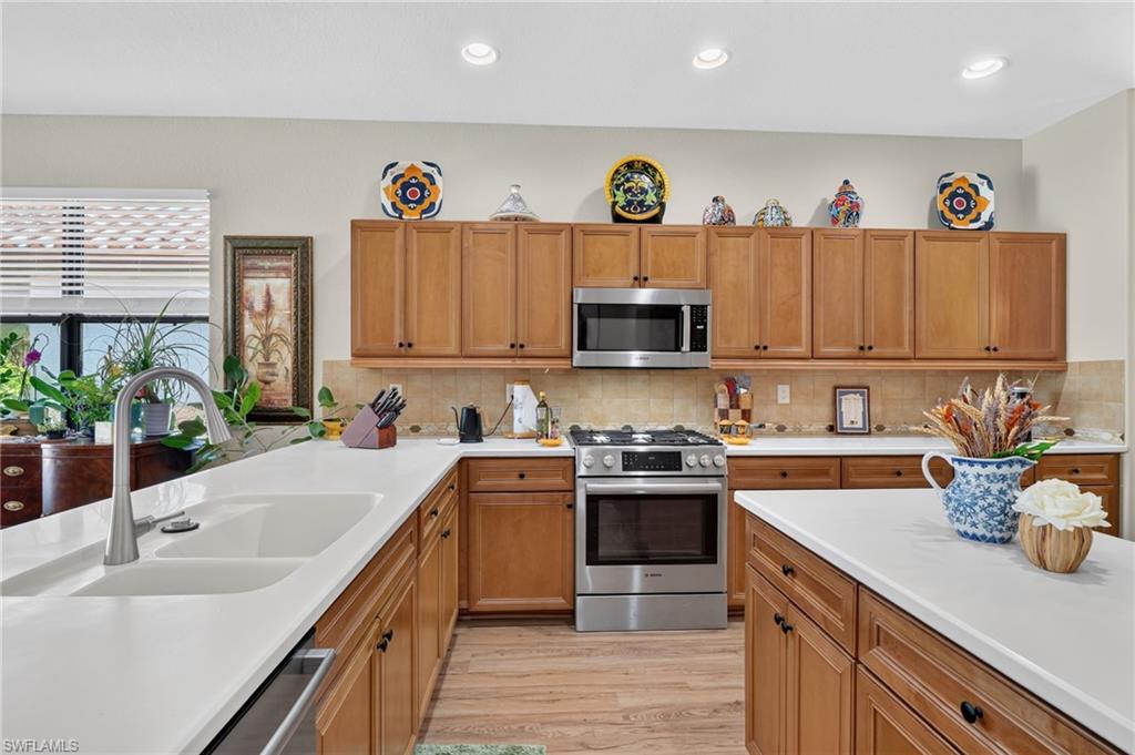 12148 Country Day Cir Property Photo 8