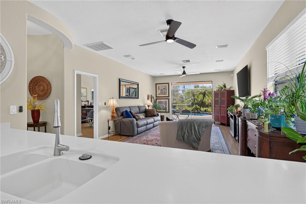 12148 Country Day Cir Property Photo 10