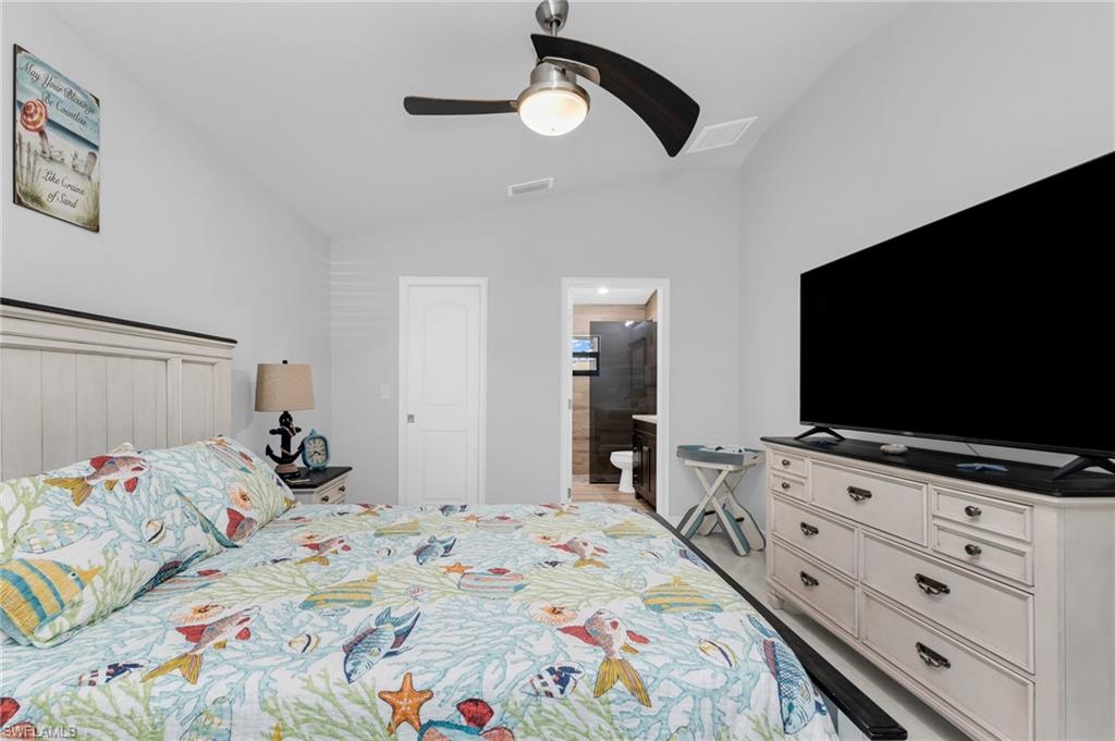 1056 Cazenovia St Property Photo 19