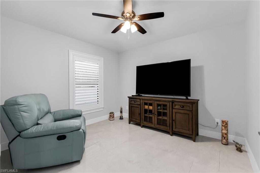 1056 Cazenovia St Property Photo 24