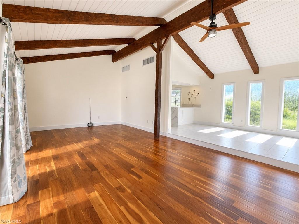 4272 Island Cir B Property Photo 12