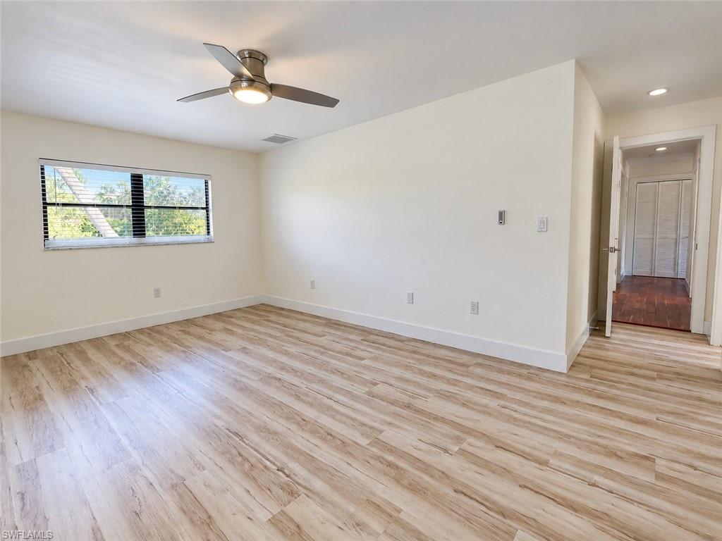 4272 Island Cir B Property Photo 16
