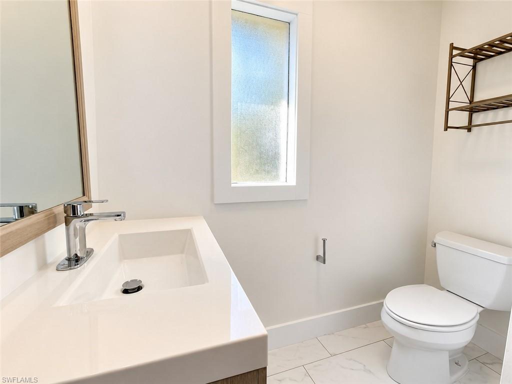 4272 Island Cir B Property Photo 22