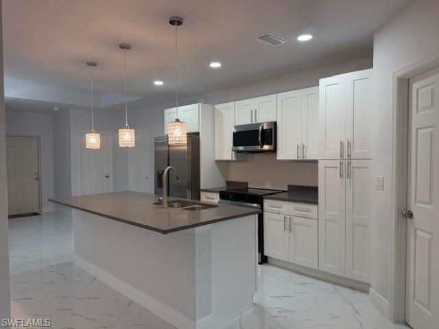 746 Eisenhower Blvd Property Photo 3