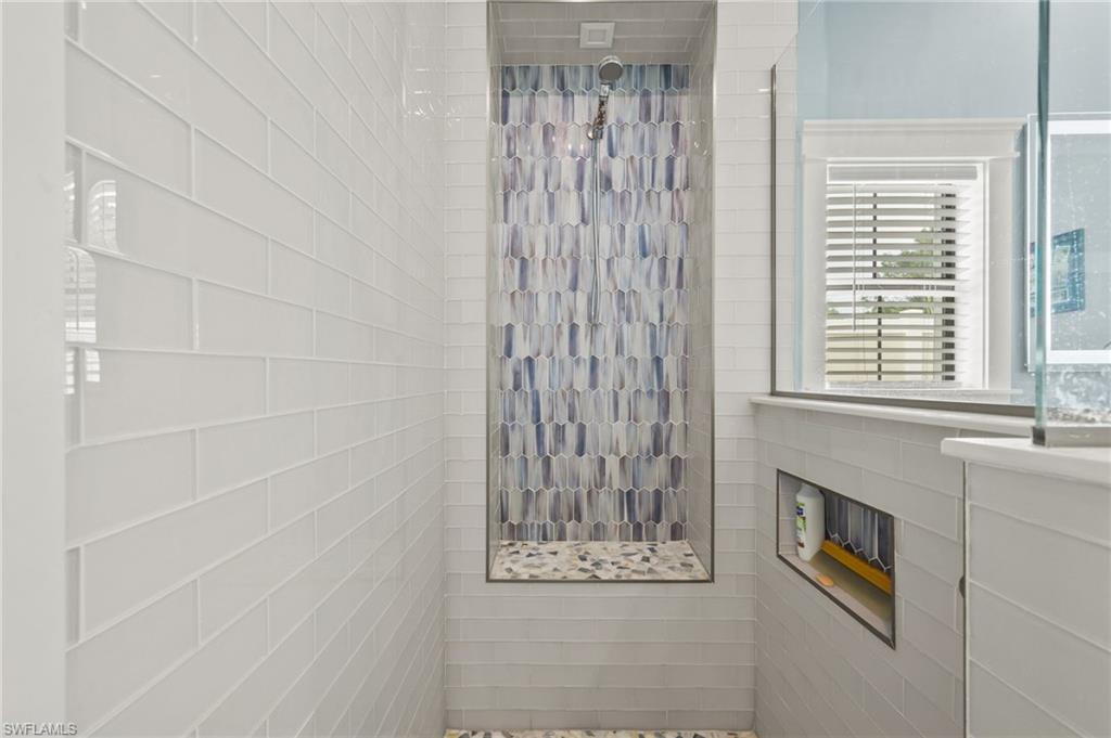 13364 Golden Palms Cir Property Photo 8
