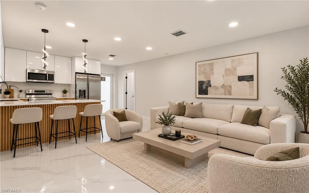 1077 Merry ST E Property Photo 1