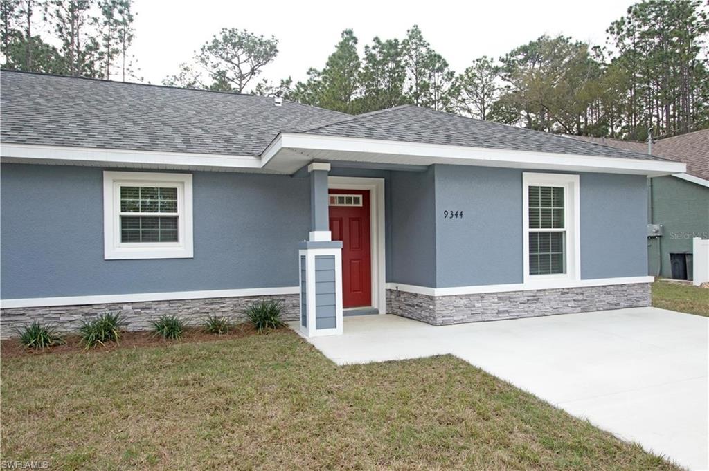 9342/9344 N Peachtree Way Property Photo 4