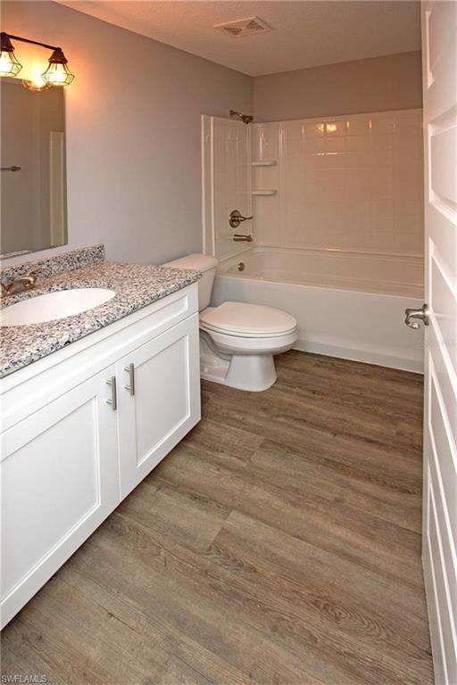 9342/9344 N Peachtree Way Property Photo 20