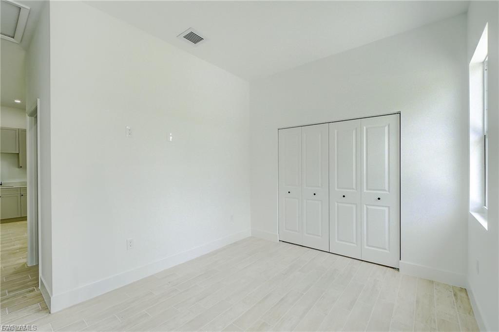 940 Lakeside Dr Property Photo 7
