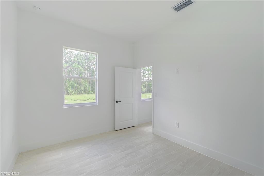 940 Lakeside Dr Property Photo 13