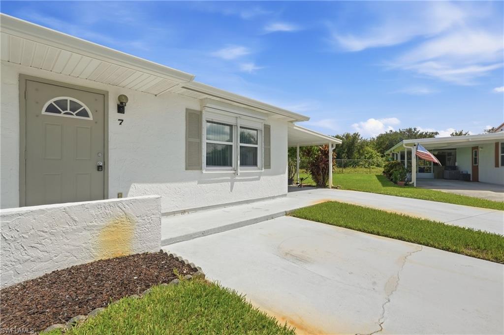 7 Dutch Iris Ln Property Photo 3