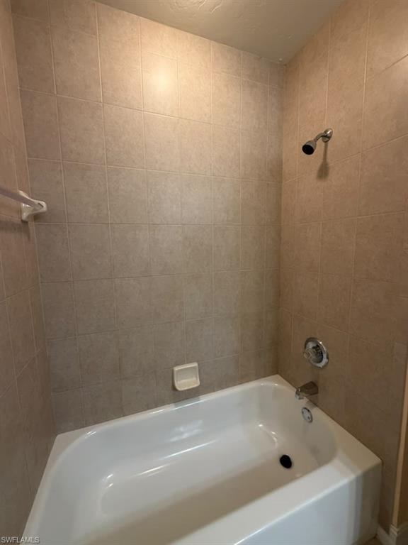 4921 Sw 16th Pl 202 Property Photo 22