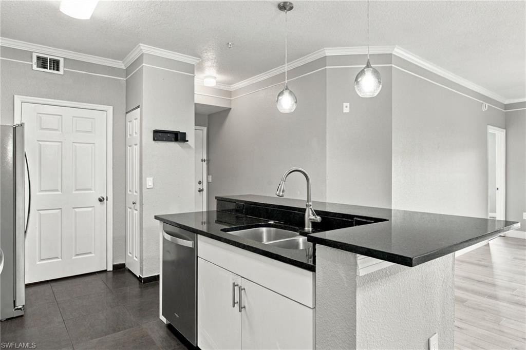 11530 Villa Grand 1115 Property Photo 2