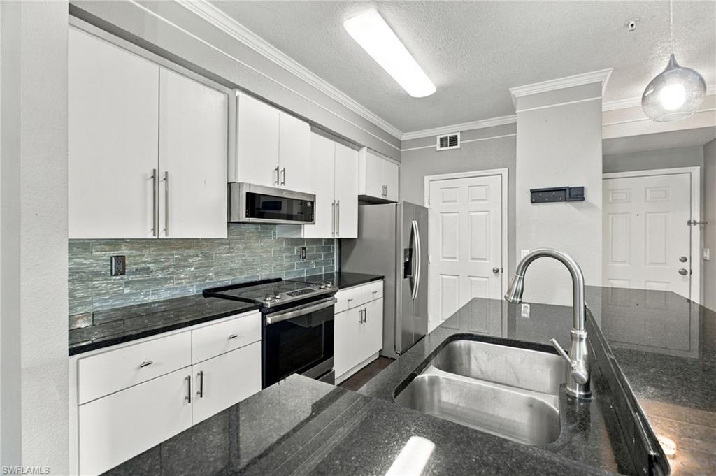11530 Villa Grand 1115 Property Photo 7
