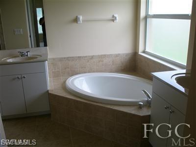 910 Citrus Ave S Property Photo 3
