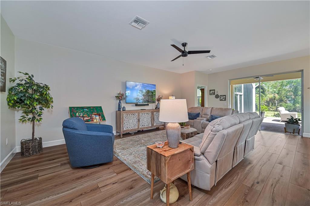 15136 Yellow Wood Dr Property Photo 20
