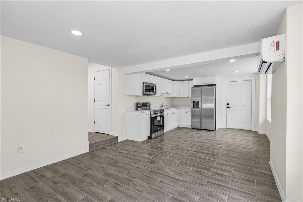 4428 Melbourne St Property Photo 6