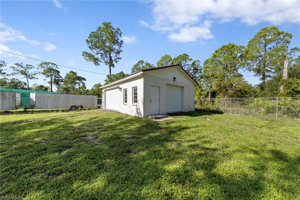 1111 Calvin Ave Property Photo 39