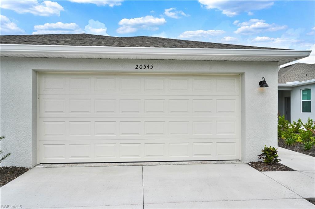 20545 Hazelnut Ct S Property Photo 2