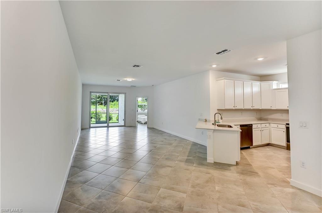 20545 Hazelnut Ct S Property Photo 6