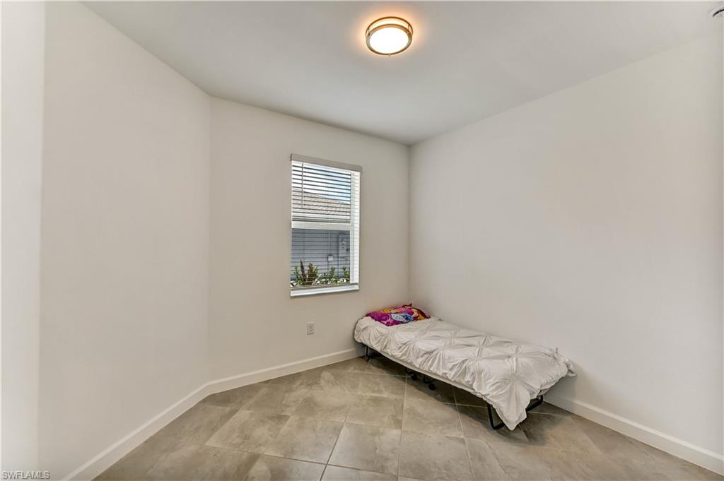 20545 Hazelnut Ct S Property Photo 12