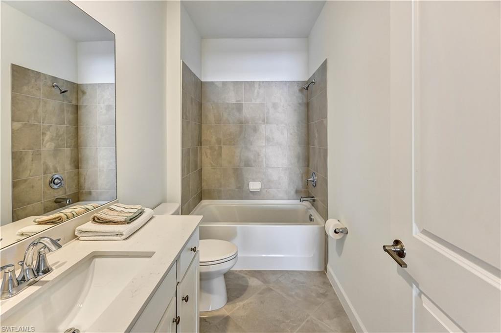 20545 Hazelnut Ct S Property Photo 14