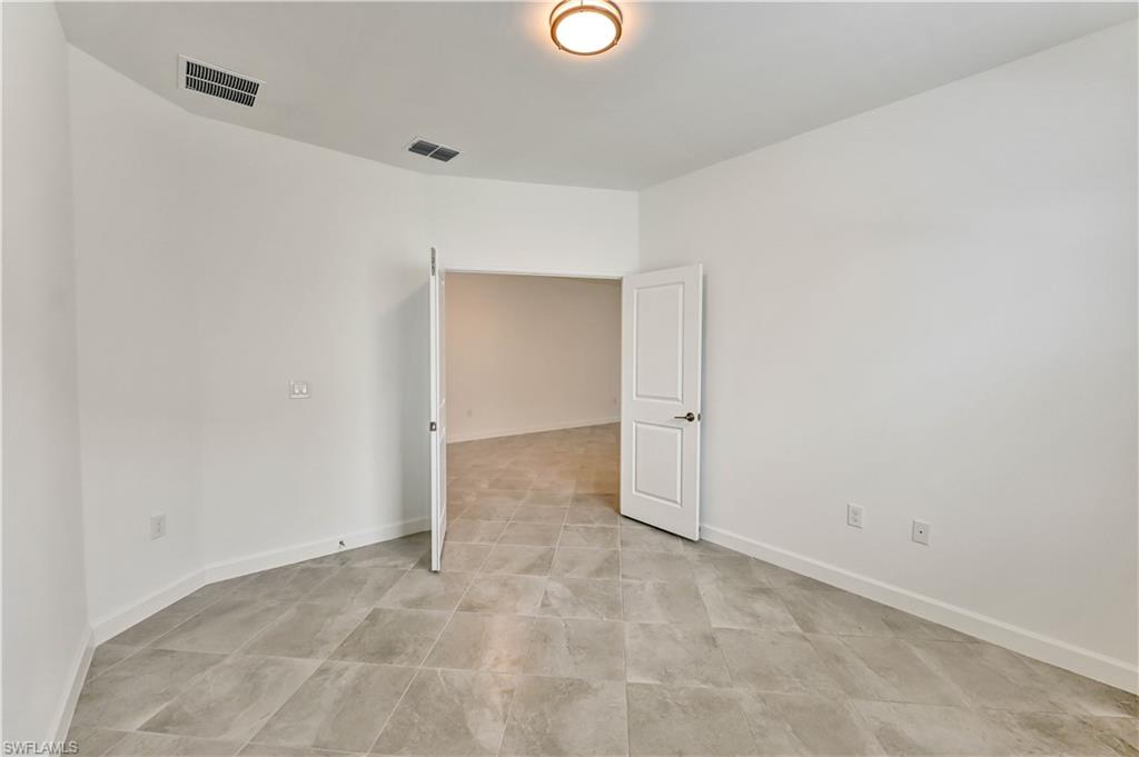 20545 Hazelnut Ct S Property Photo 16