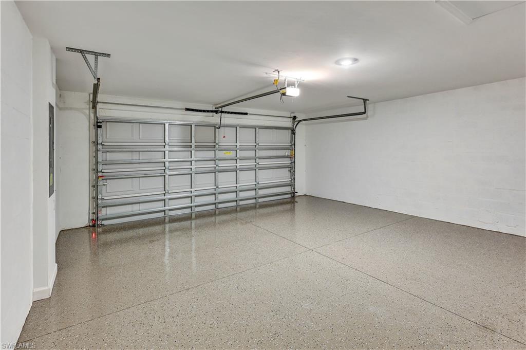 20545 Hazelnut Ct S Property Photo 25