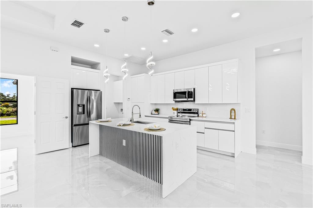 376 Cratsley Ave S Property Photo 14