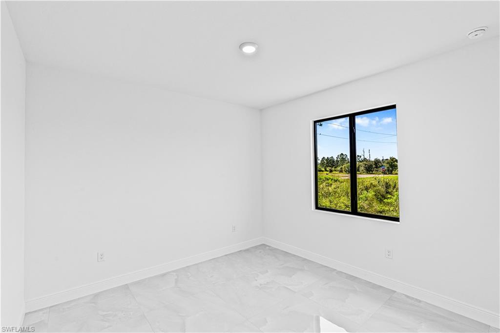 376 Cratsley Ave S Property Photo 23