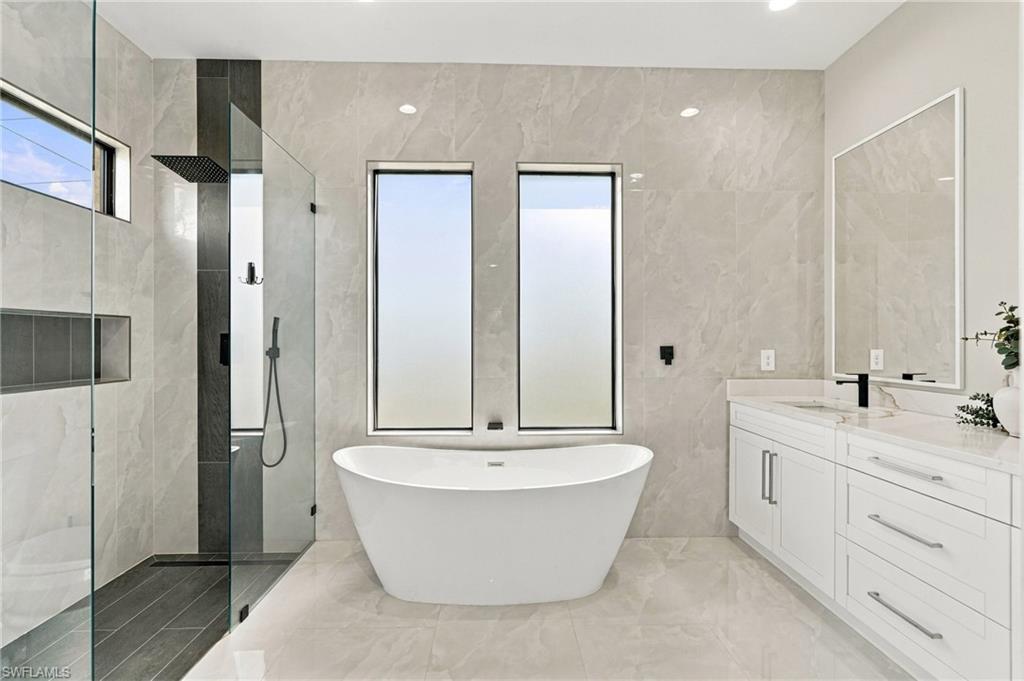 516 Nw 35th Pl Property Photo 16