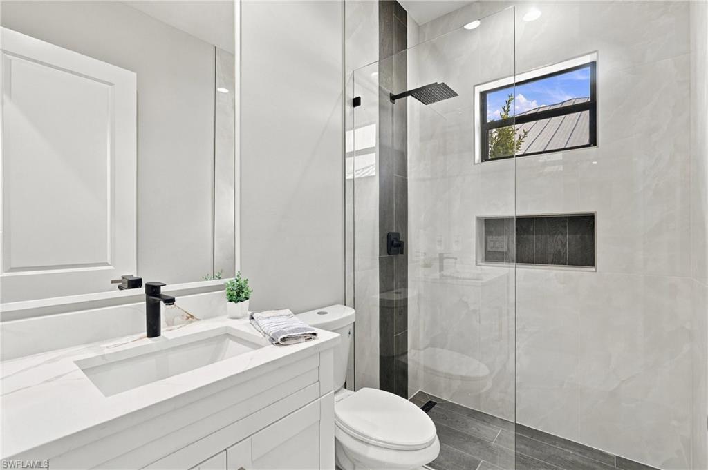 516 Nw 35th Pl Property Photo 24