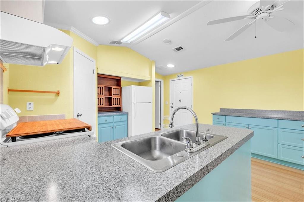 8320 Riverside Dr 101 Property Photo 10