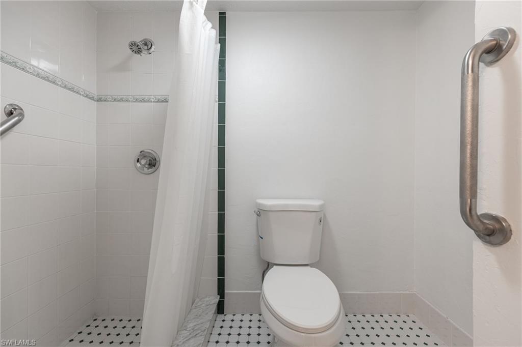 4426 Santa Barbara Blvd 101 Property Photo 21