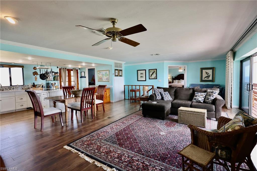 7702 Bocilla Ln Property Photo 11