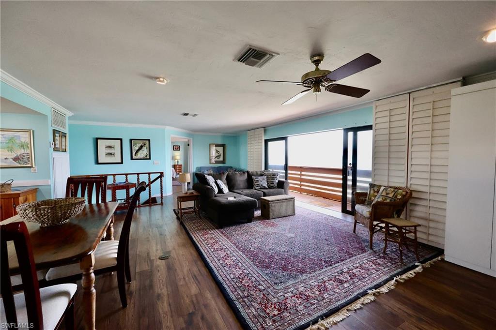 7702 Bocilla Ln Property Photo 16