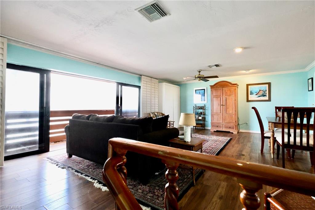 7702 Bocilla Ln Property Photo 21