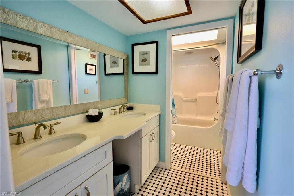 7702 Bocilla Ln Property Photo 26