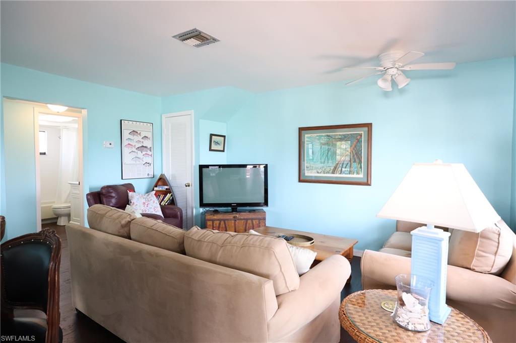 7702 Bocilla Ln Property Photo 31