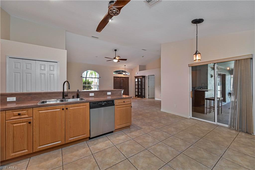 1817 Sw 21st Ter Property Photo 17